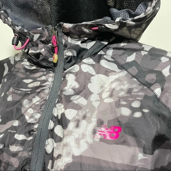 New Balance Windbreaker Jacket zip up hooded Large - Picture 3 of 12